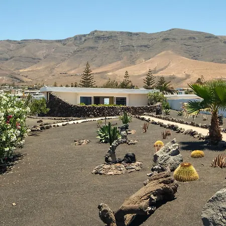 Canaryislandshost I Soco Famara